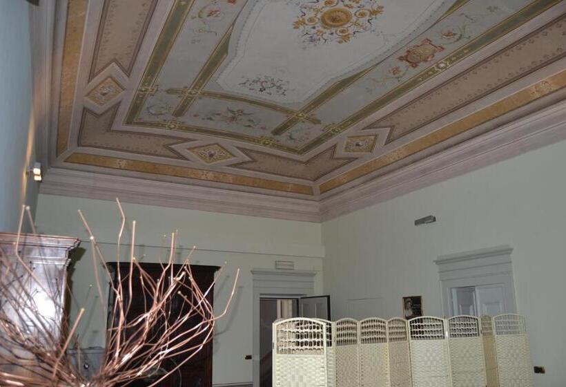 بنسيون Palazzo Roberti