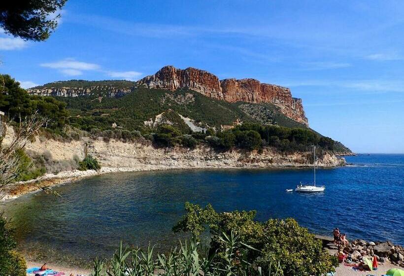 تختخواب و صبحانه Chez Mamouska