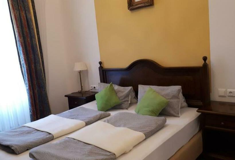 צימר Gasthof Pension Schwarzer Bär