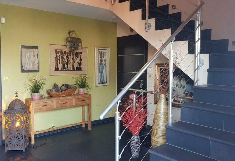 مبيت وإفطار Gate 25