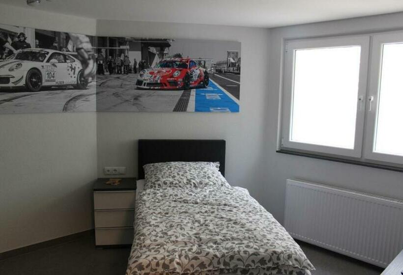 Guesthouse Cockpit