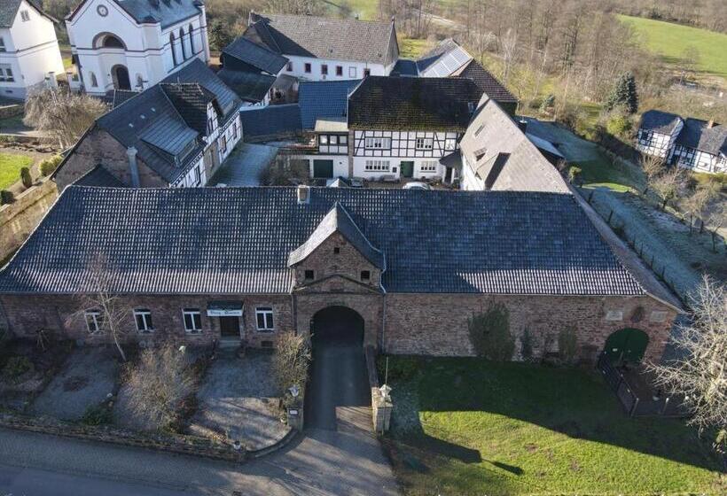 فندق Hostel Burg Hausen