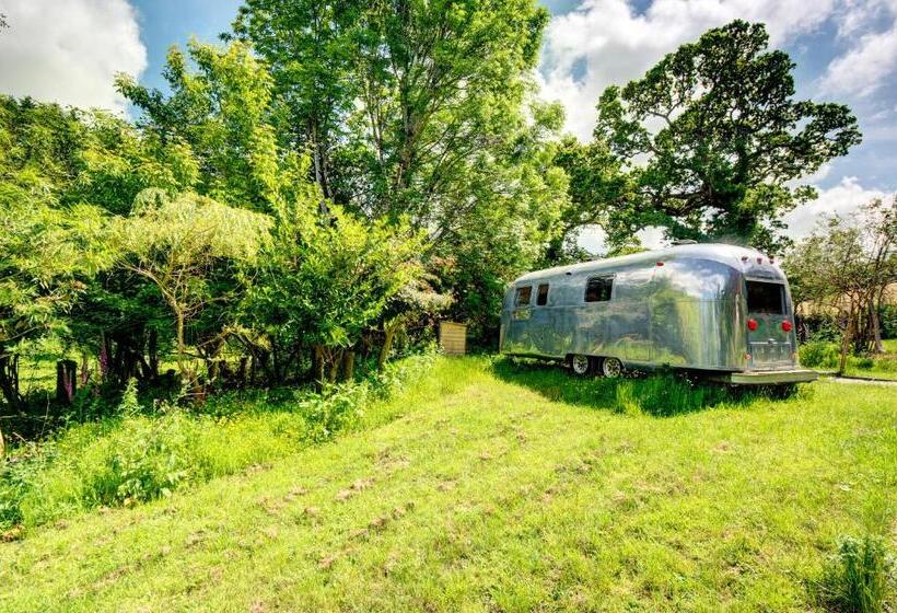 Отель The Airstream