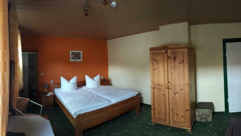 بنسيون Gasthaus Zur Linde