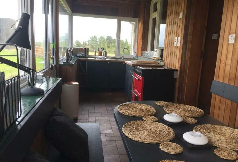 بنسيون Macaulay Farm Lodge