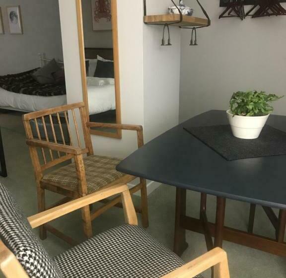 بنسيون Macaulay Farm Lodge