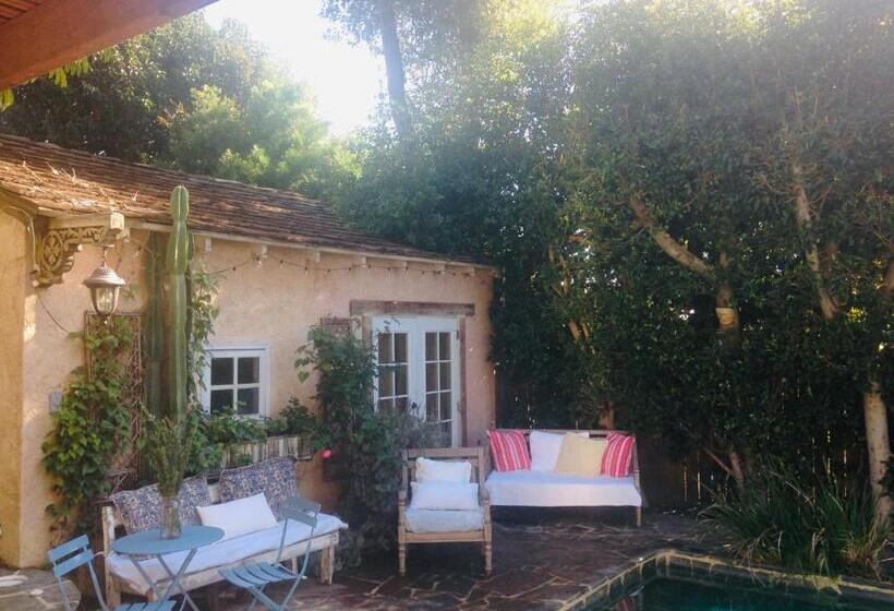 بنسيون Under The Tuscan Sun Cottage In West Los Angeles
