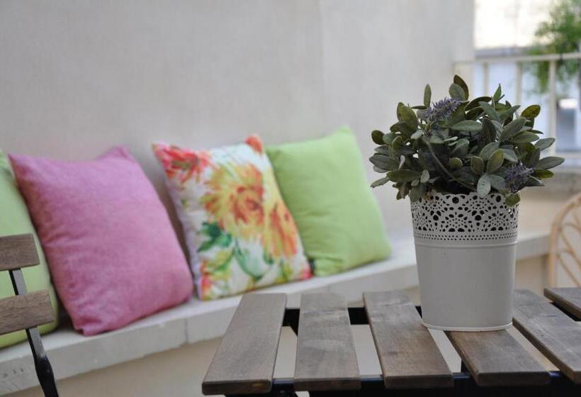 פנסיון Vico Degli Ebrei   Rooftop Jacuzzi   Self Check In