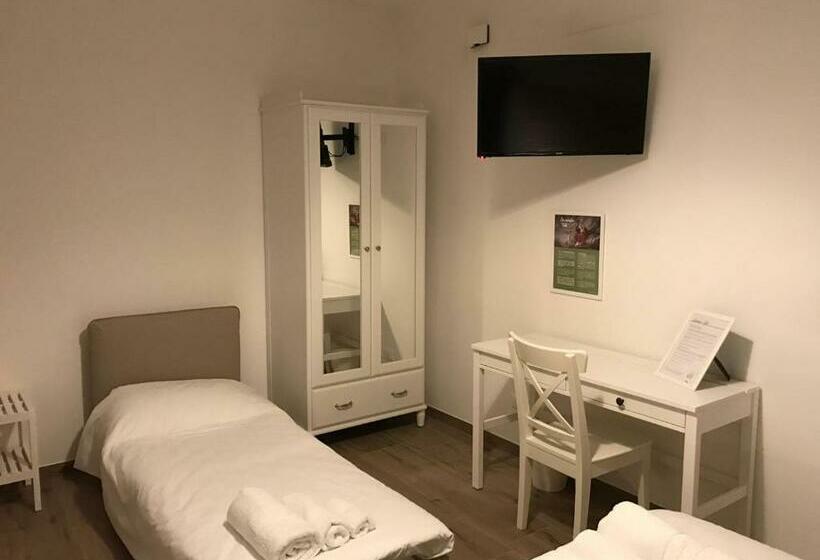 مبيت وإفطار Villa Lò