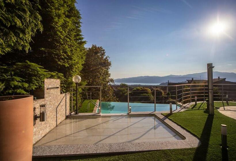 مبيت وإفطار Villa Buzzi