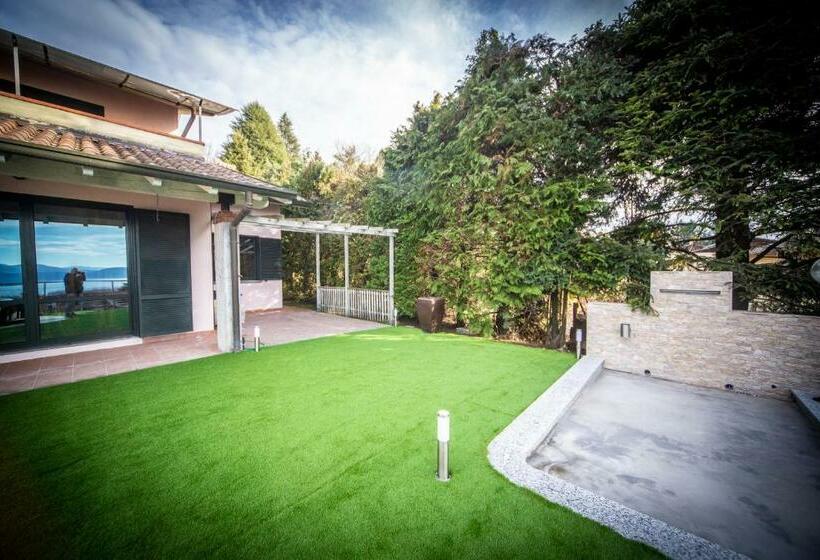 مبيت وإفطار Villa Buzzi