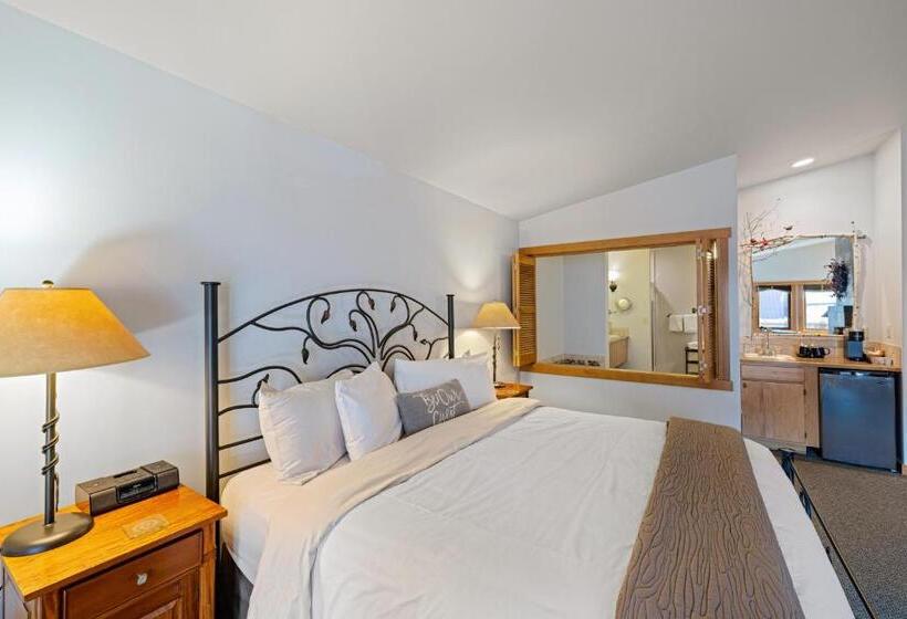 هتل Solstice Suites