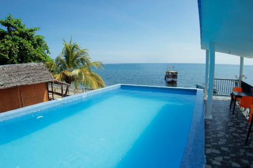 فندق Fx 72 Beach Resort