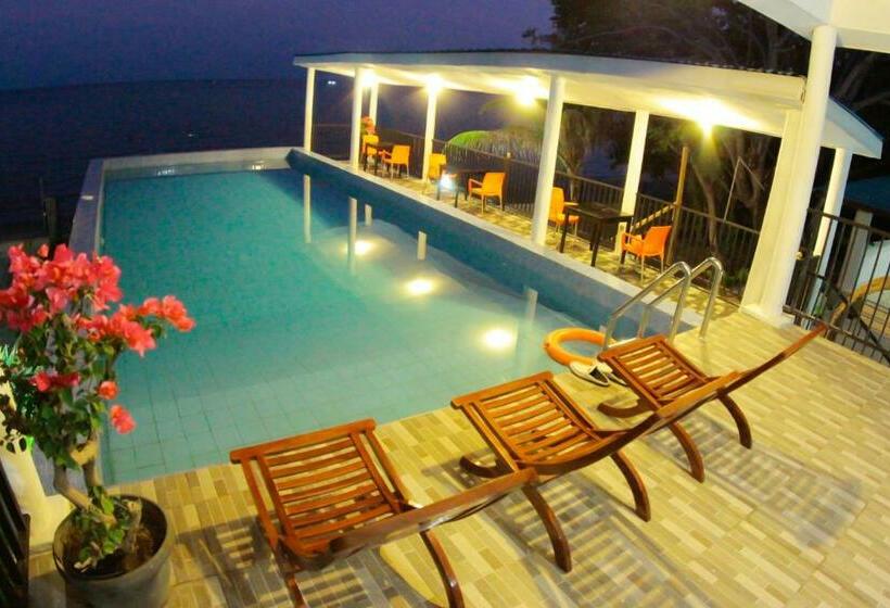 فندق Fx 72 Beach Resort