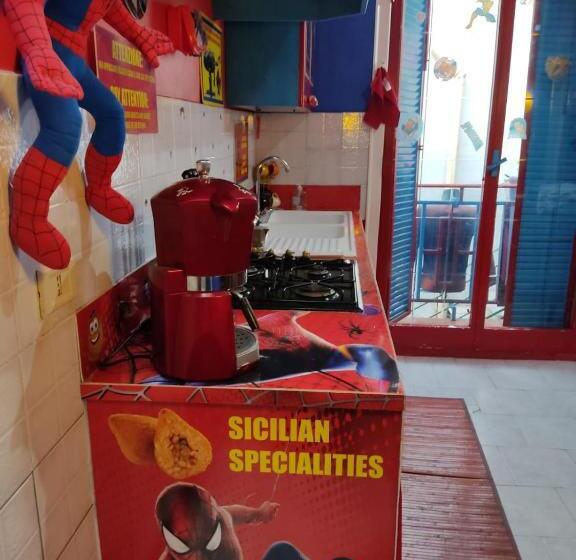 پانسیون Affitto Breve Spider Man House