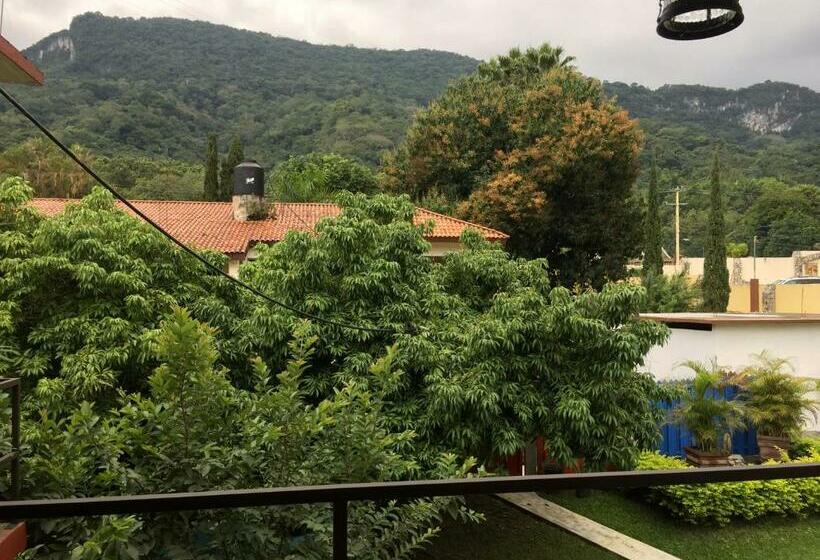 پانسیون Hostal Aquismon