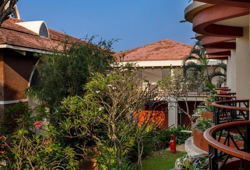 هتل Caravela Beach Resort