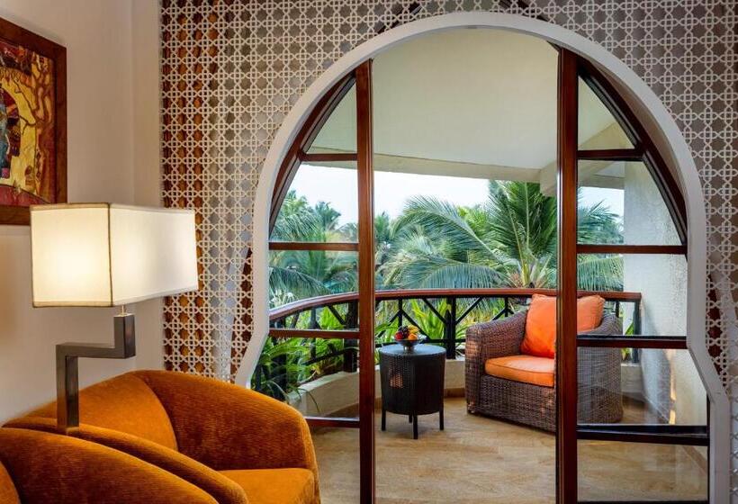 هتل Caravela Beach Resort