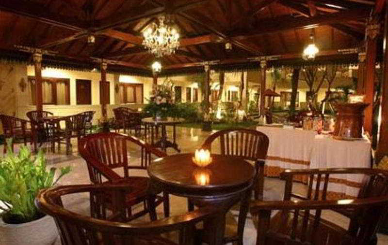 فندق Indah Palace Yogyakarta