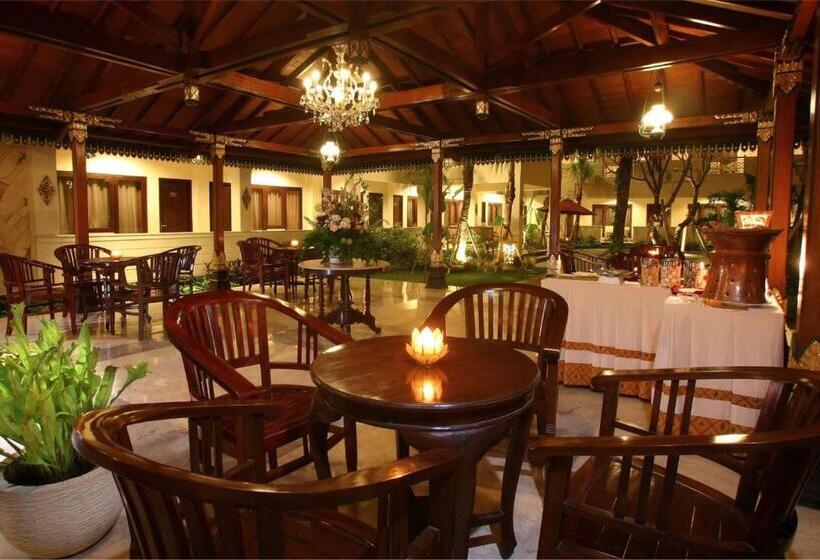 هتل Indah Palace Yogyakarta