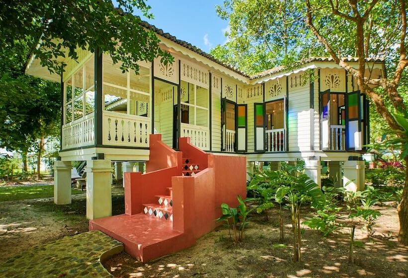 هتل Temple Tree Resort