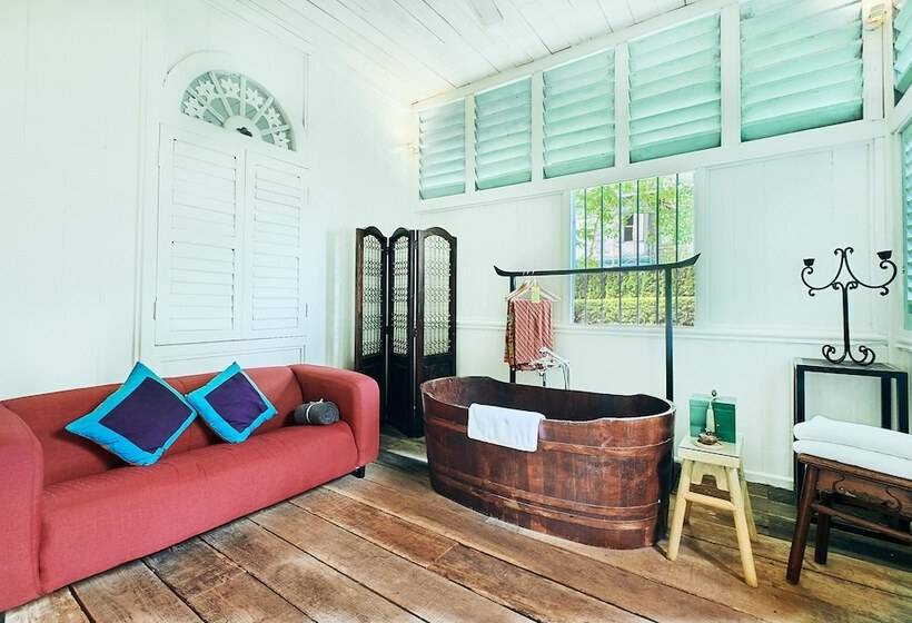 هتل Temple Tree Resort