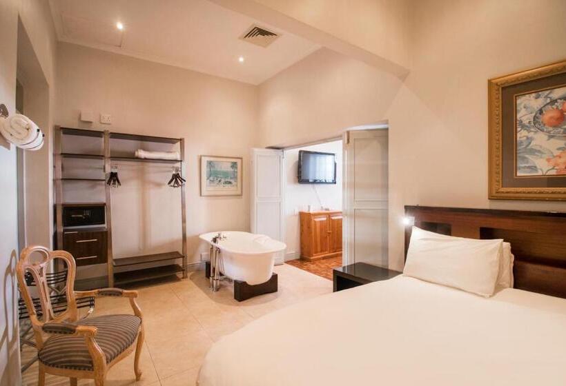 酒店 The Charles Cafe & Guesthouse