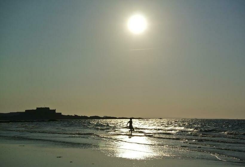 Au Logis De La Rance Bed And Breakfast