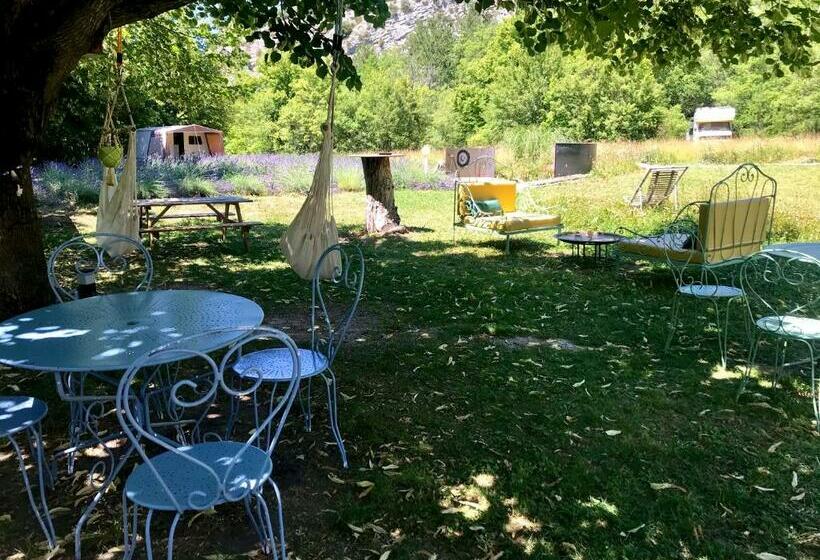 住宿加早餐  Mas De La Pauze