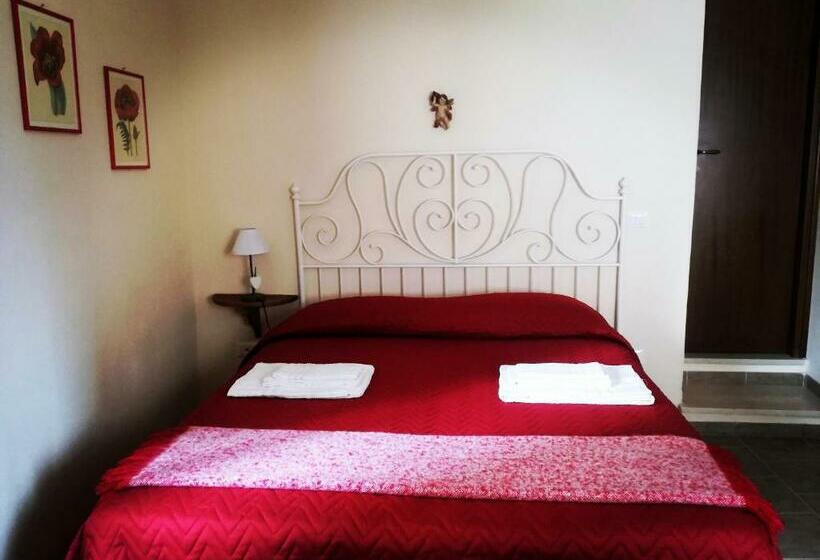 بنسيون La Quercia Di Aorivola