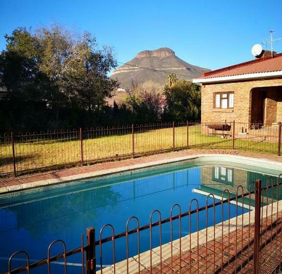 פנסיון The Graaff Reinet Suites