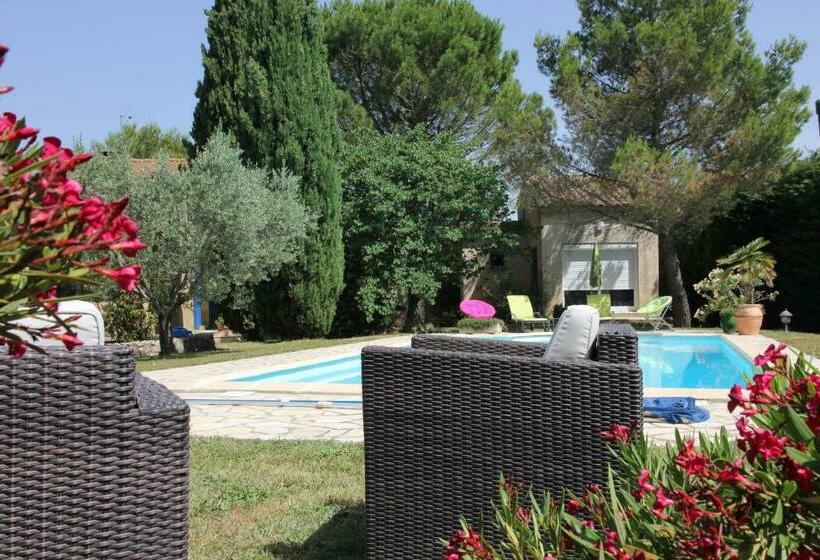 Bed and Breakfast Entre Avignon Et Pont Du Gard