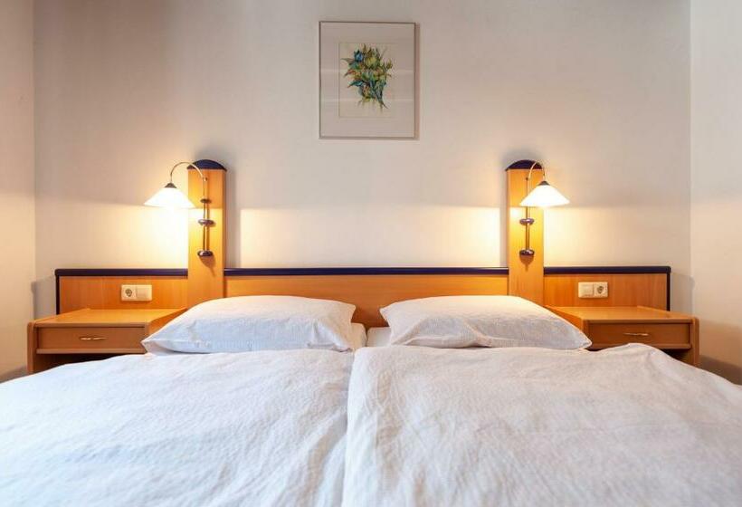 ベッドアンドブレックファースト Gästezimmer Im Weingut Wolf