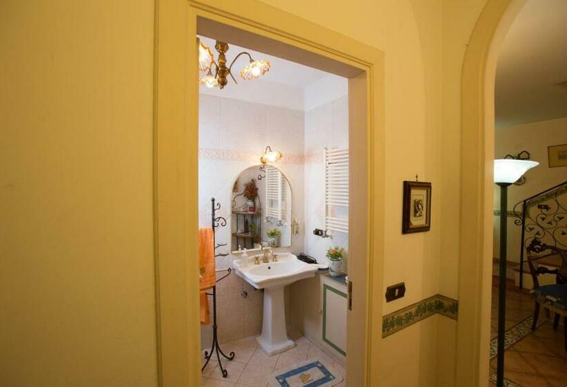 تختخواب و صبحانه La Via Dei Presepi