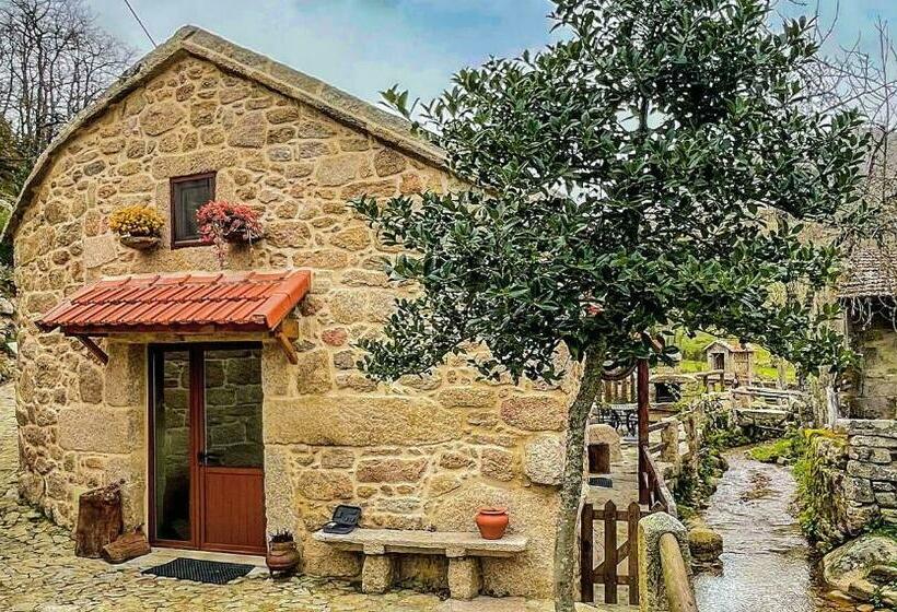 فندق Aldeia De Pontes   Castro Laboreiro