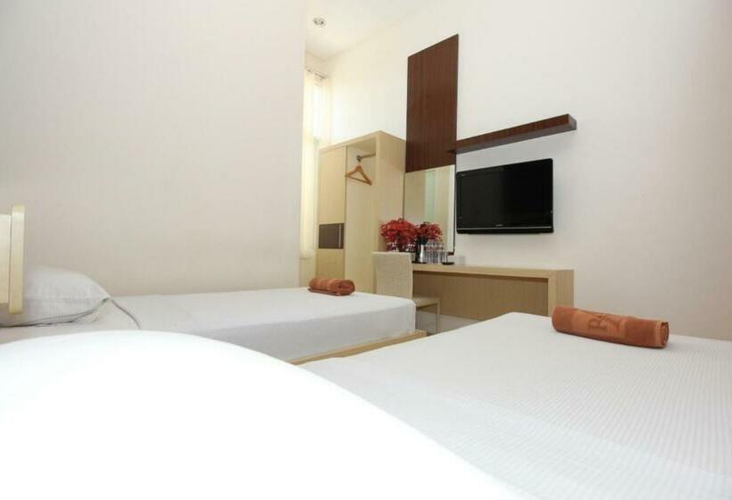 Отель Ranez Inn