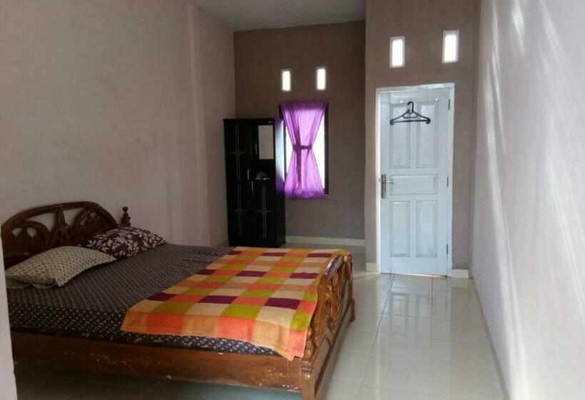 پانسیون Kost Nayni