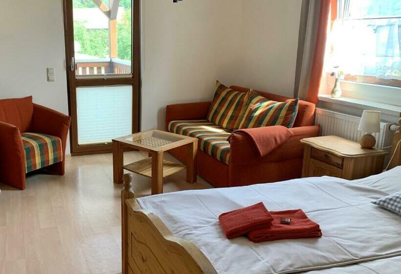 ユースホステル Gasthaus & Pension Zirkelstein