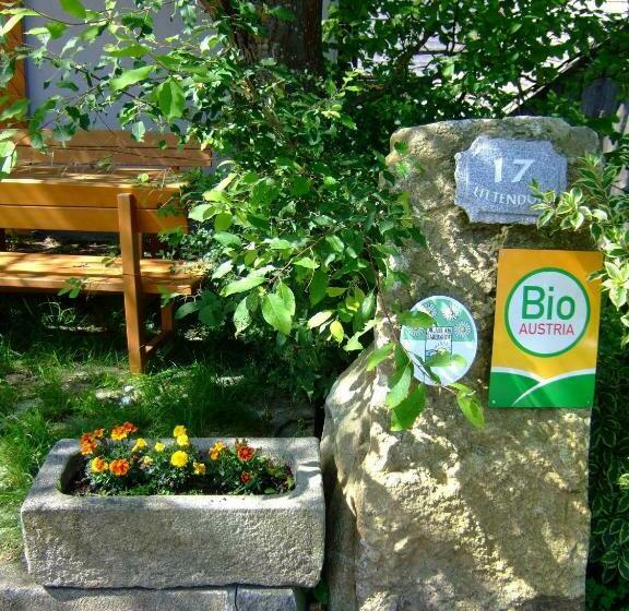 ホテル Ferienhof Neundlinger