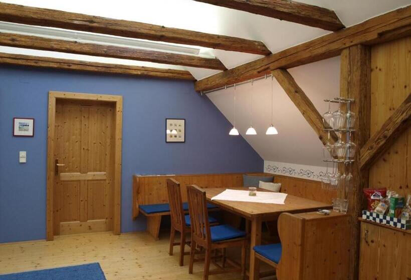 پانسیون Weingut Tauss