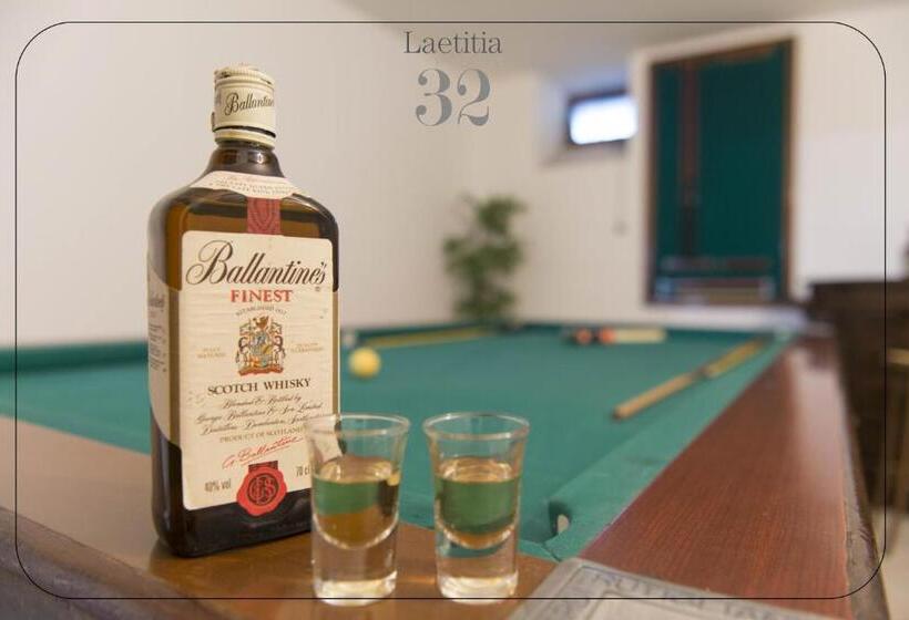 تختخواب و صبحانه Loft Style Taverna