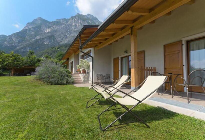 هتل Agritur Comai