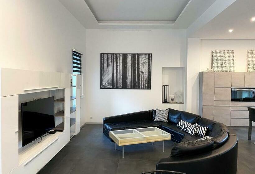 Les Rives Des Habsbourg