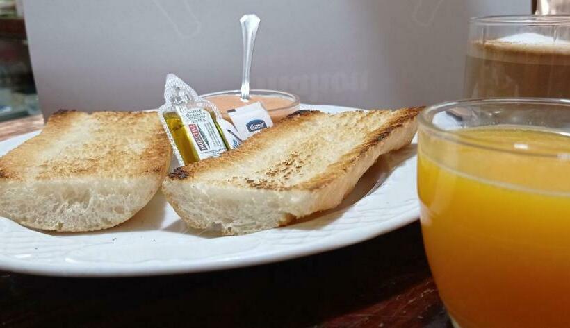 بنسيون Hostal Gran Capitán