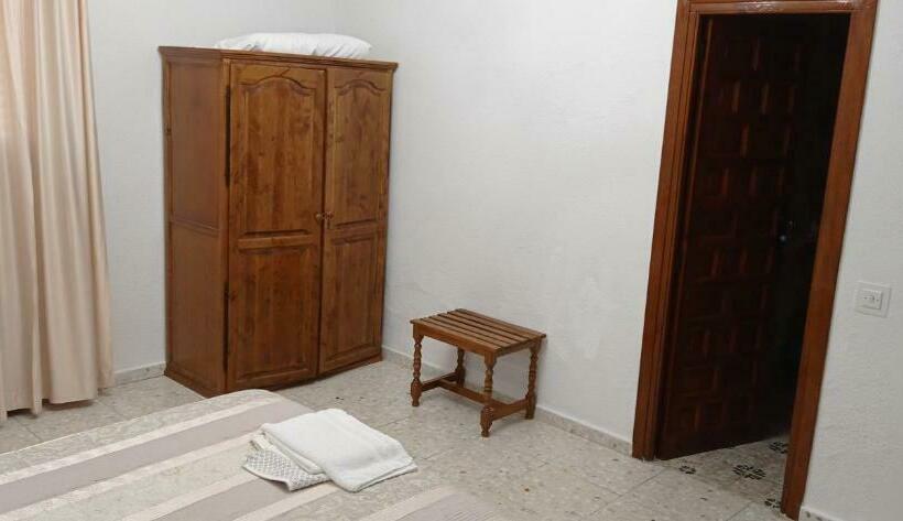 بنسيون Hostal Gran Capitán