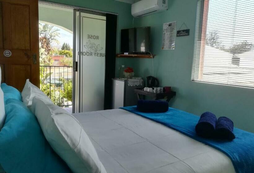 بنسيون Mountainia Inn