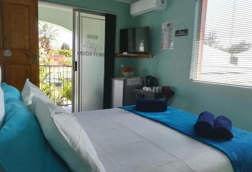 بنسيون Mountainia Inn