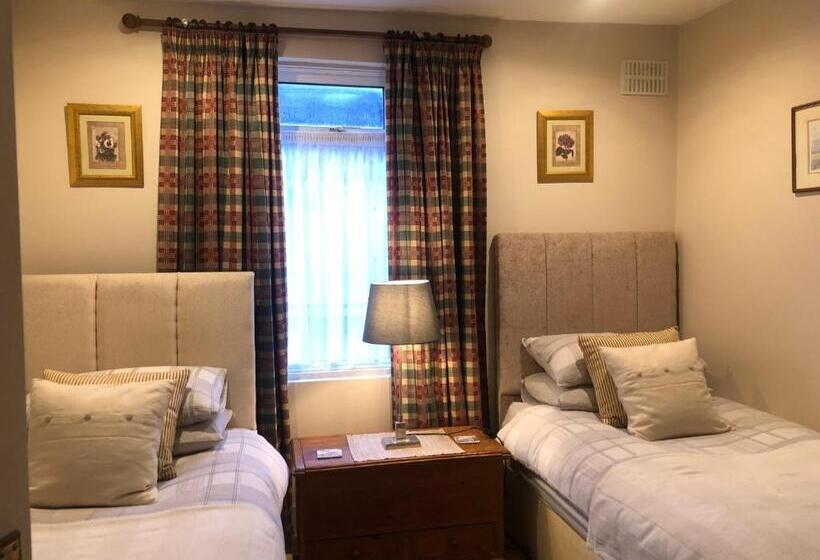 Bed and Breakfast Helena Host Family