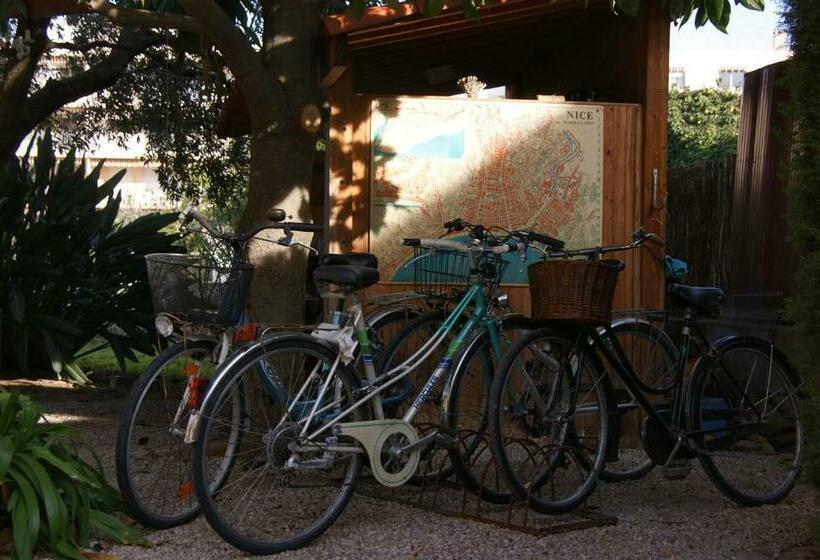تختخواب و صبحانه Villa Calliste