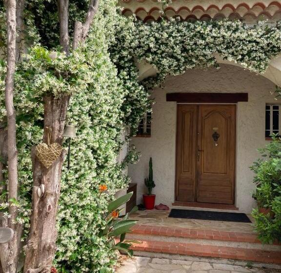 مبيت وإفطار Le Chêne Et L Eau